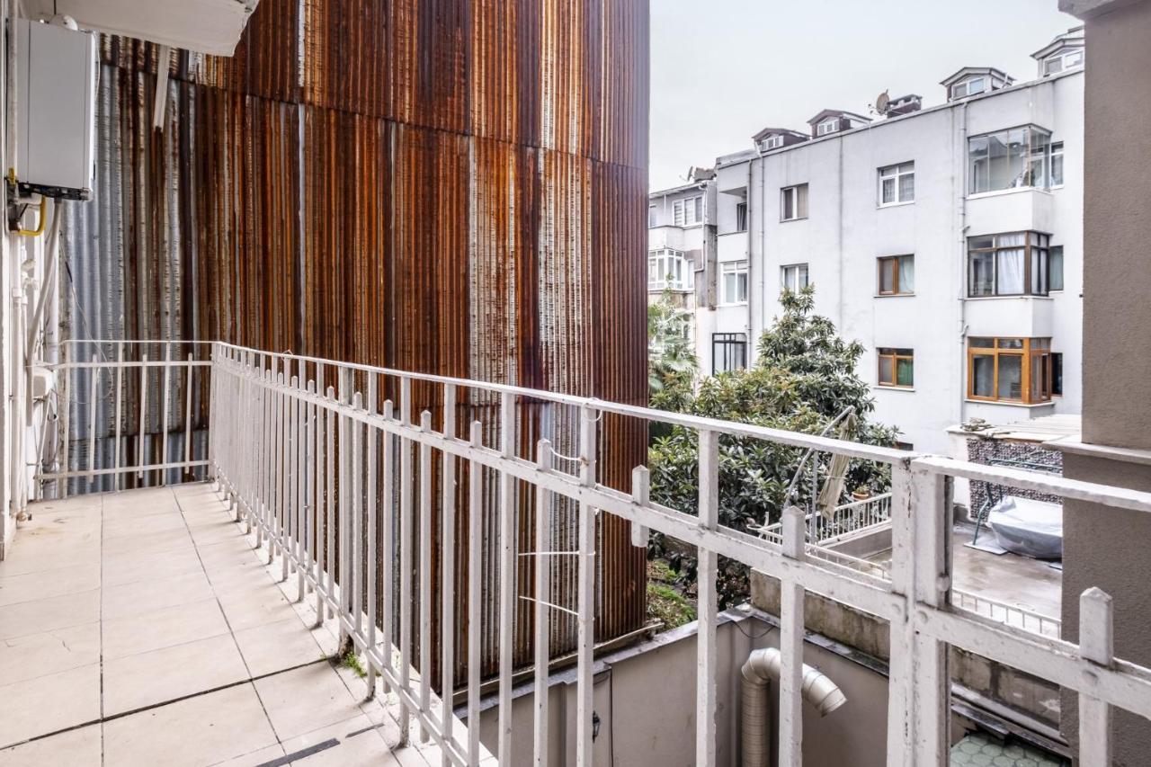 Centrally Located Apartment With Balcony In Sisli Istanbul Ngoại thất bức ảnh